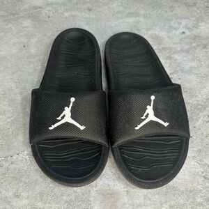 Sandales under armour‎ kids size 1 Youth